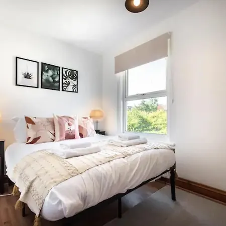 Metropolitan - 2 Bed, Private Parking Apartment, Great Commercial Home From Home Stay! Southampton Exterior photo