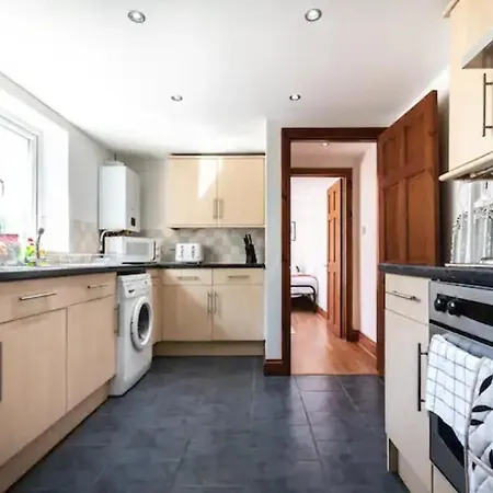 Metropolitan - 2 Bed, Private Parking Apartment, Great Commercial Home From Home Stay! Southampton Exterior photo