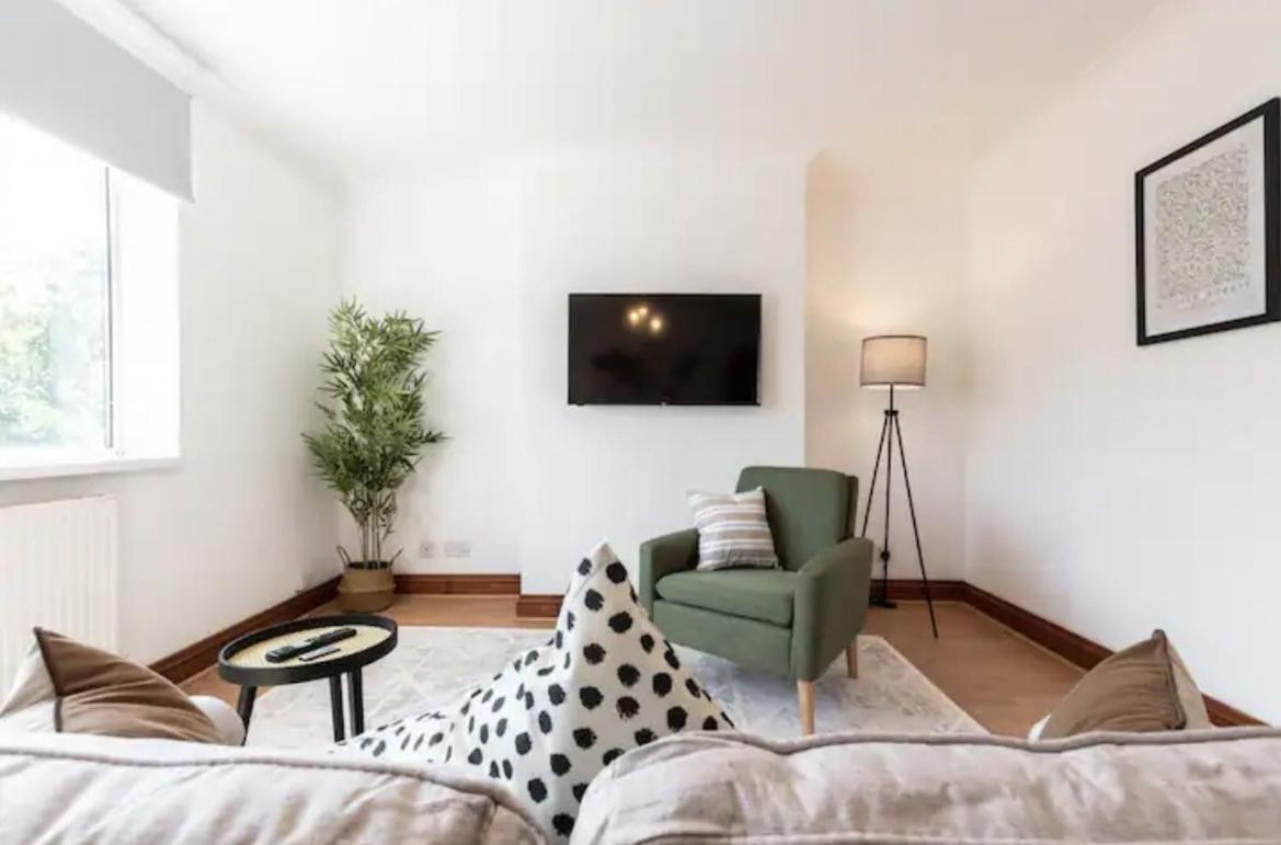 Casa vacanze Metropolitan - 2 Bed, Private Parking Apartment, Great Commercial From Stay! Southampton